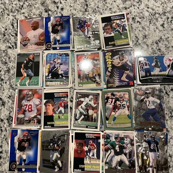 NFL FOOTBALL PLAYERS TRADING CARDS Collectible 80’s 90’s and 2000 LOT OF 190 - Picture 13 of 15
